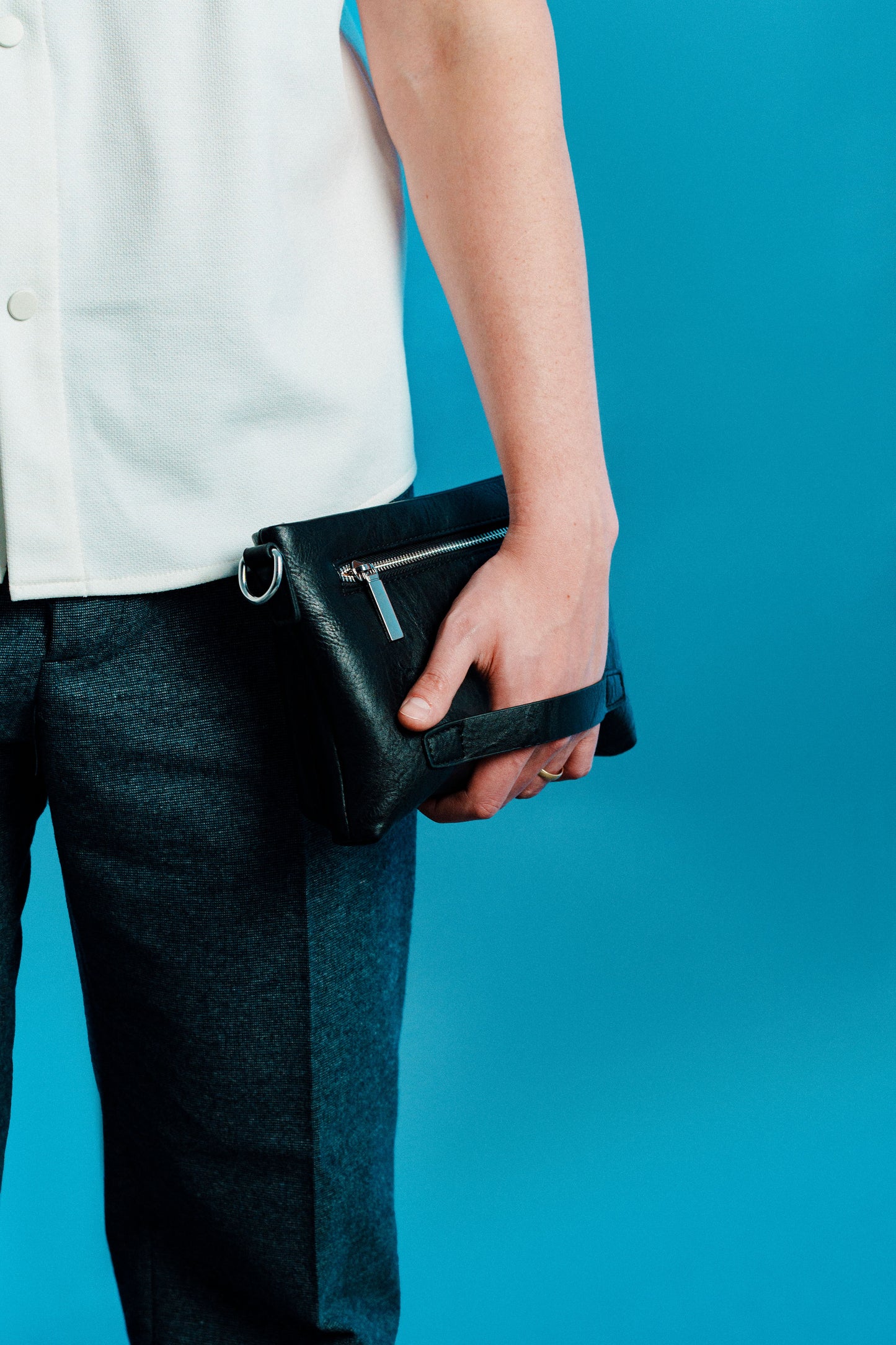 CARTERA MONROE CROSS BODY, CARTERA DE MANO UNISEX, CARTERA DE POLIURETANO DE ALTA COSTURA