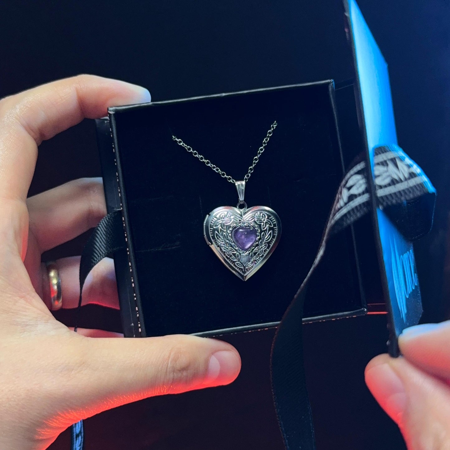 Relicario personalizable con corazón violeta con foto a color Collar personalizable