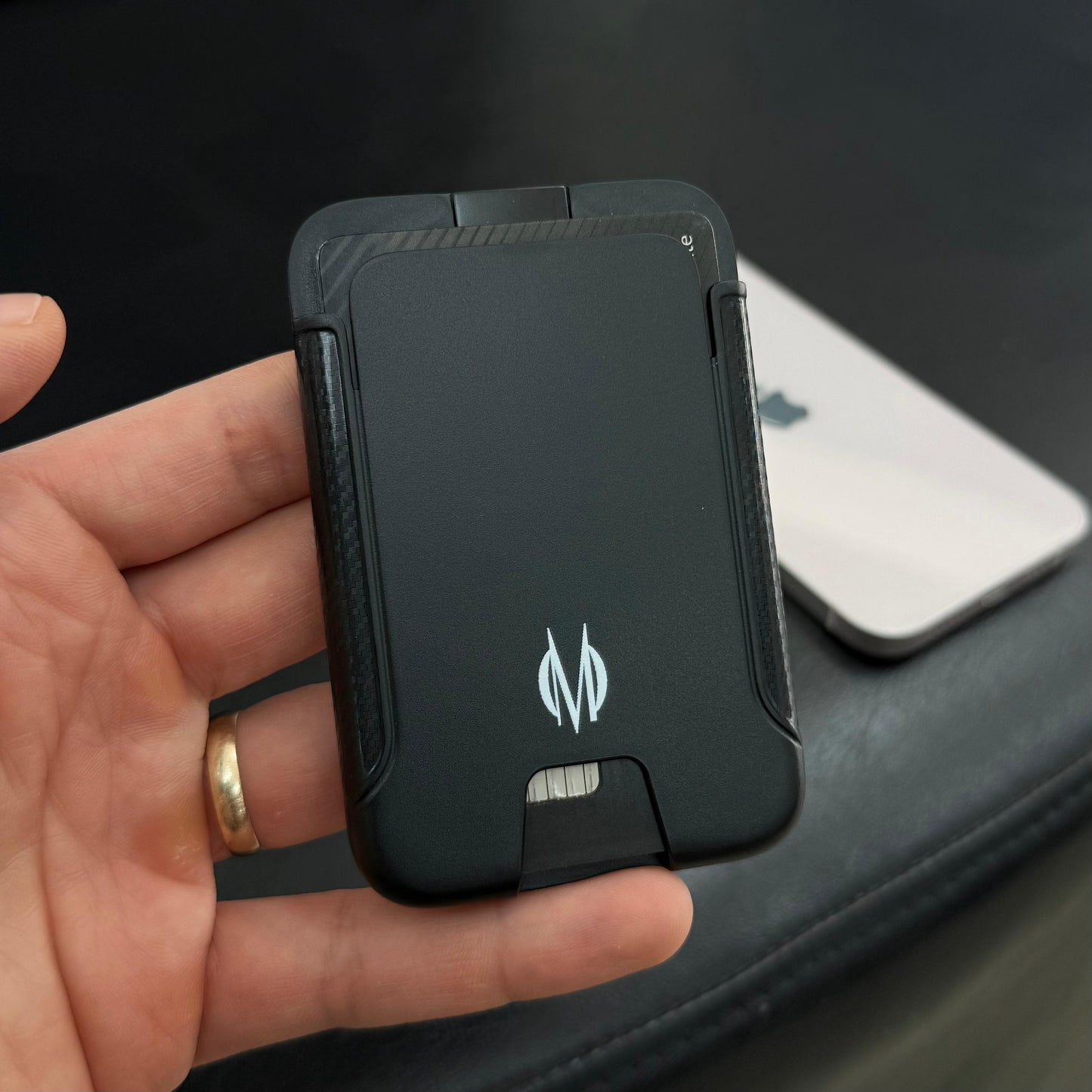 Tarjetero Magnético WAL63 – Con Soporte Ajustable para Teléfono