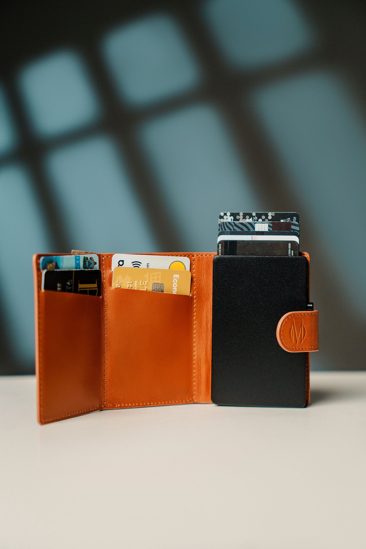 Monroe Magsafe Card Holder Edición 3  - dispensador de tarjetas, organizador de tarjetas, tarjetero con expulsor de tarjetas protección contra clonaciones, billetera versatil