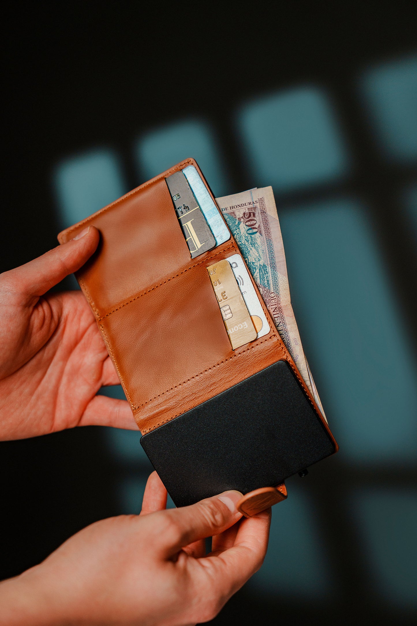 Monroe Magsafe Card Holder Edición 3  - dispensador de tarjetas, organizador de tarjetas, tarjetero con expulsor de tarjetas protección contra clonaciones, billetera versatil