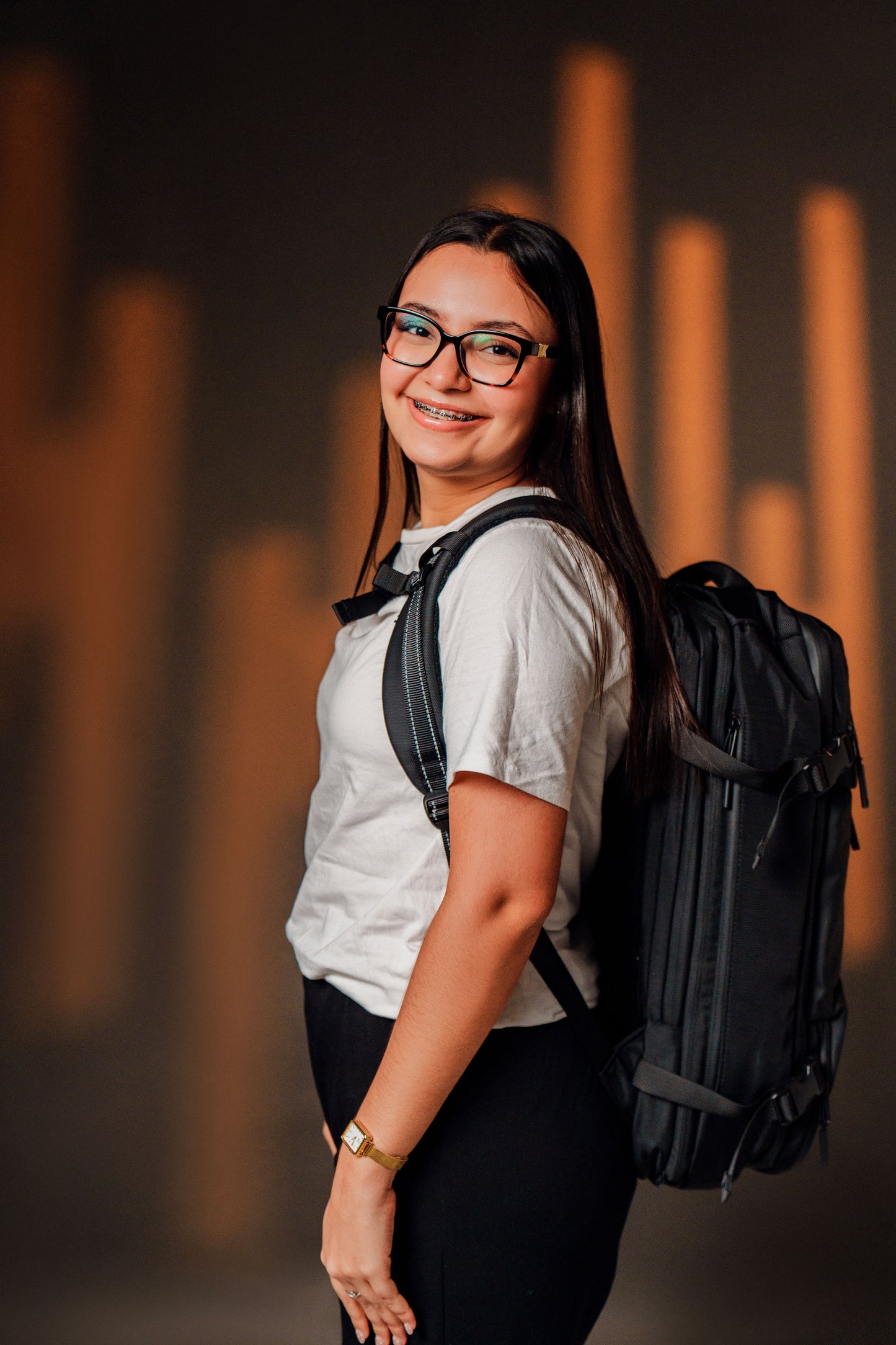 Mochila Monroe 45L Impermeable con Cerradura Numérica, Pesa Digital, Bolsa de Aire, Puerto USB y Compartimentos Ocultos – Apta como Artículo Personal de Viaje