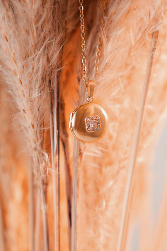 Relicario dorado personalizable con foto a color Collar personalizable