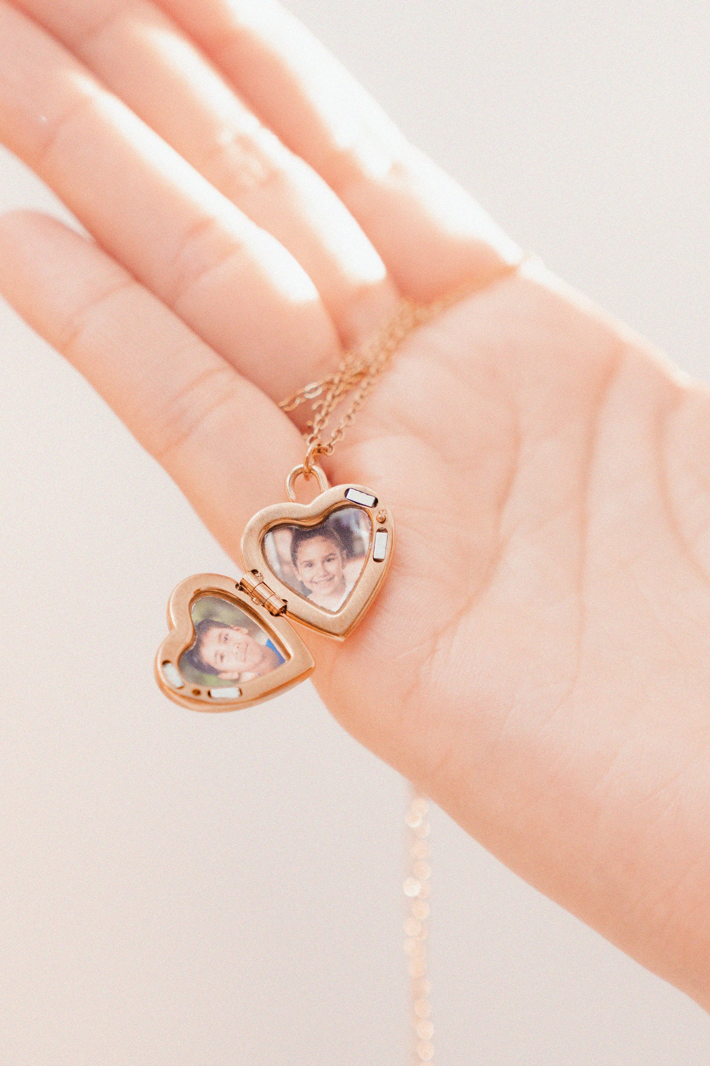 Relicario dorado con estrella personalizable con foto a color Collar personalizable