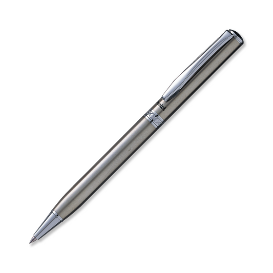 Bolígrafo Pentel con cuerpo de acero inoxidable con punto retráctil giratorio.